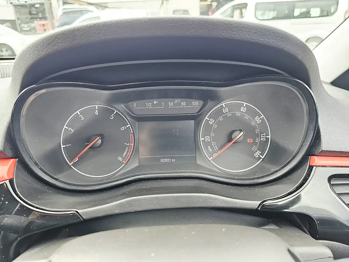 Used 2015 Vauxhall Corsa Sri White - Interior and Exterior details 13
