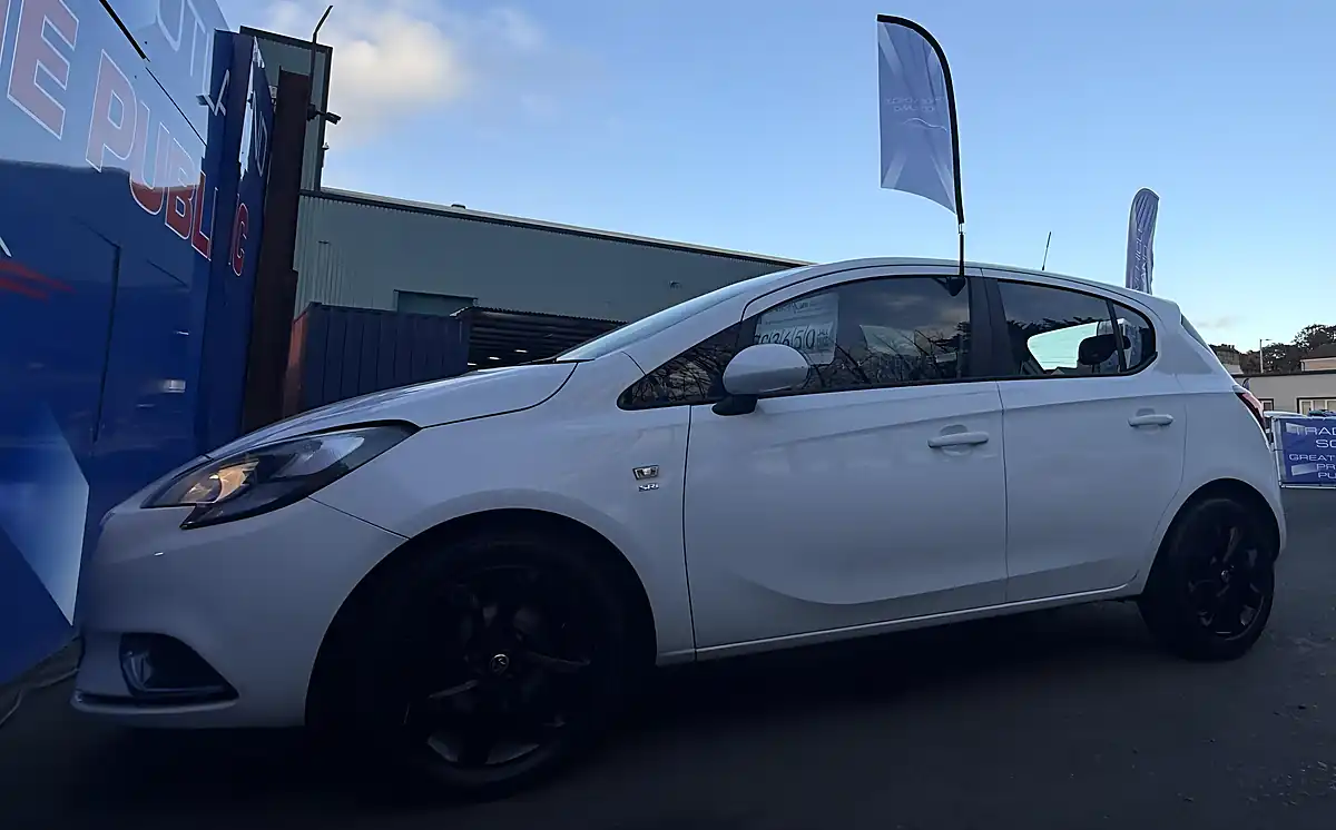 Used 2015 Vauxhall Corsa Sri White - Interior and Exterior details 13