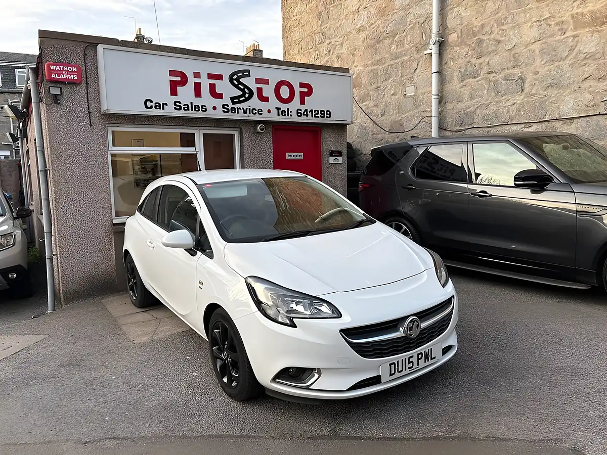 Used 2015 Vauxhall Corsa Sri White - Interior and Exterior details 5