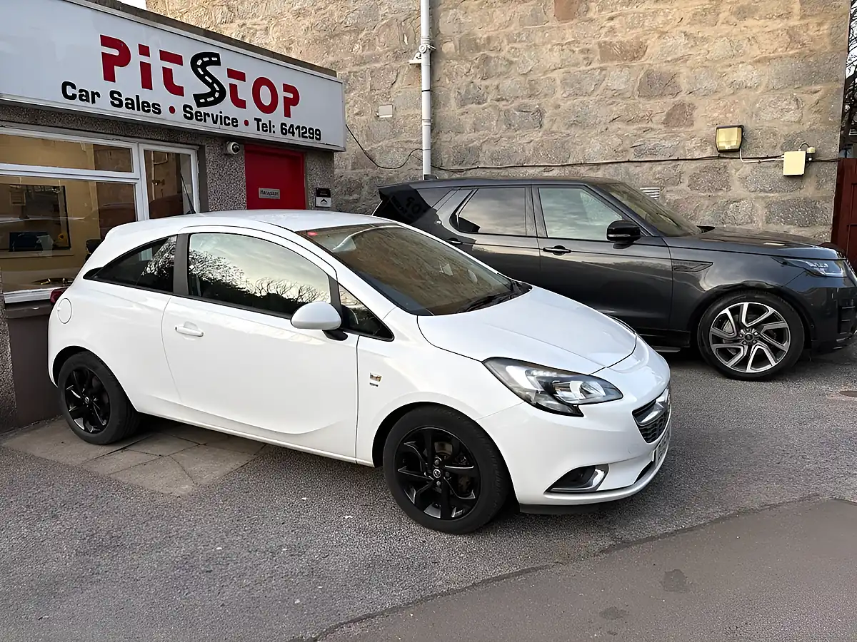 Used 2015 Vauxhall Corsa Sri White - Interior and Exterior details 6