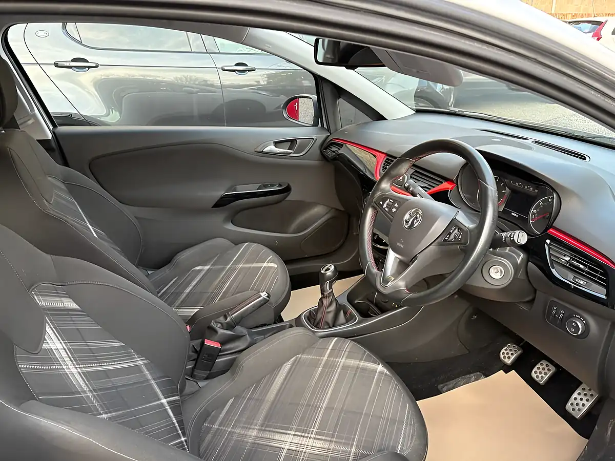Used 2015 Vauxhall Corsa Sri White - Interior and Exterior details 9