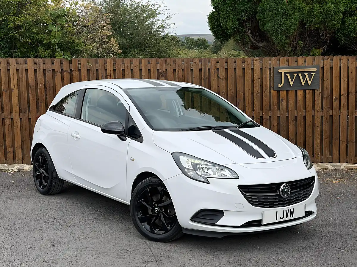 Used 2015 Vauxhall Corsa Sting R White - Front View