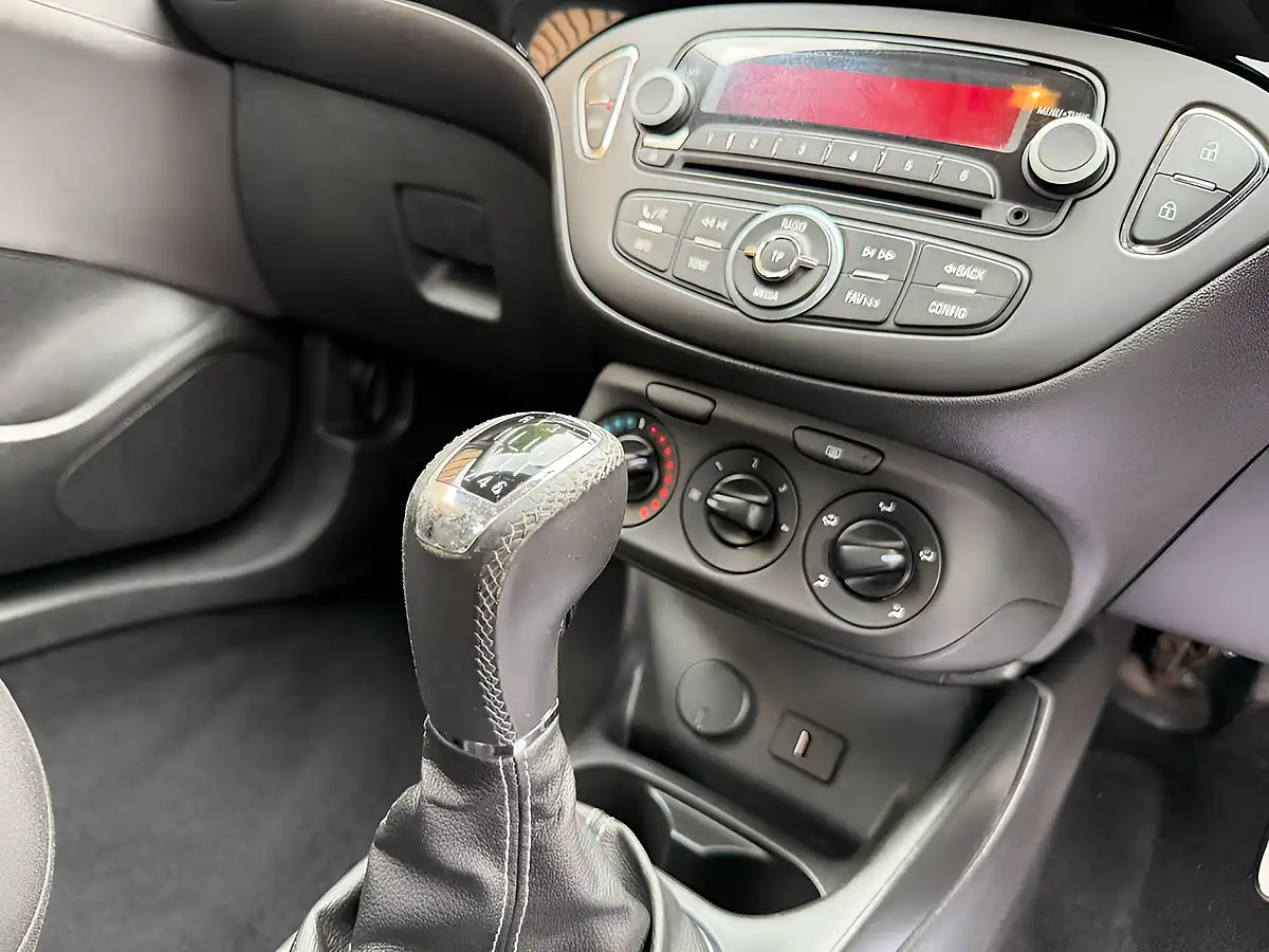 Used 2015 Vauxhall Corsa Sting R White - Interior and Exterior details 7