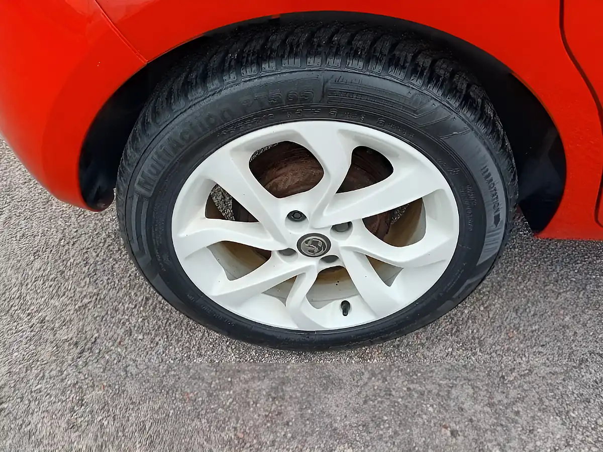 Used 2015 Vauxhall Corsa Sting Red - Interior and Exterior details 9