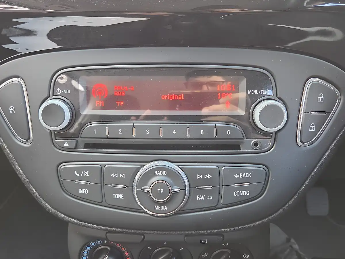 Used 2015 Vauxhall Corsa Sting Red - Interior and Exterior details 11