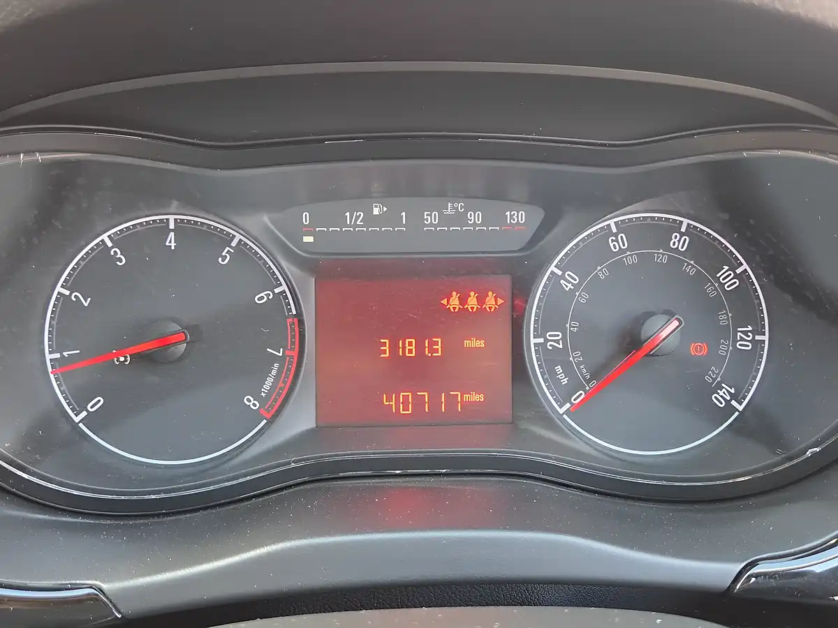 Used 2015 Vauxhall Corsa Sting Red - Interior and Exterior details 9