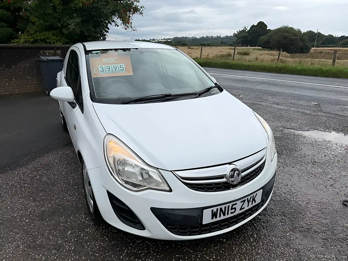 Used 2015 Vauxhall Corsa Van Ecoflex White - Front View