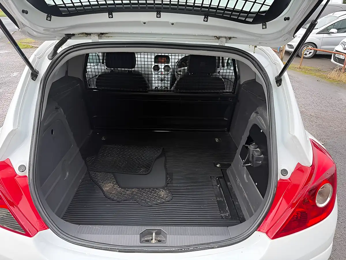 Used 2015 Vauxhall Corsa Van Ecoflex White - Interior and Exterior details 9