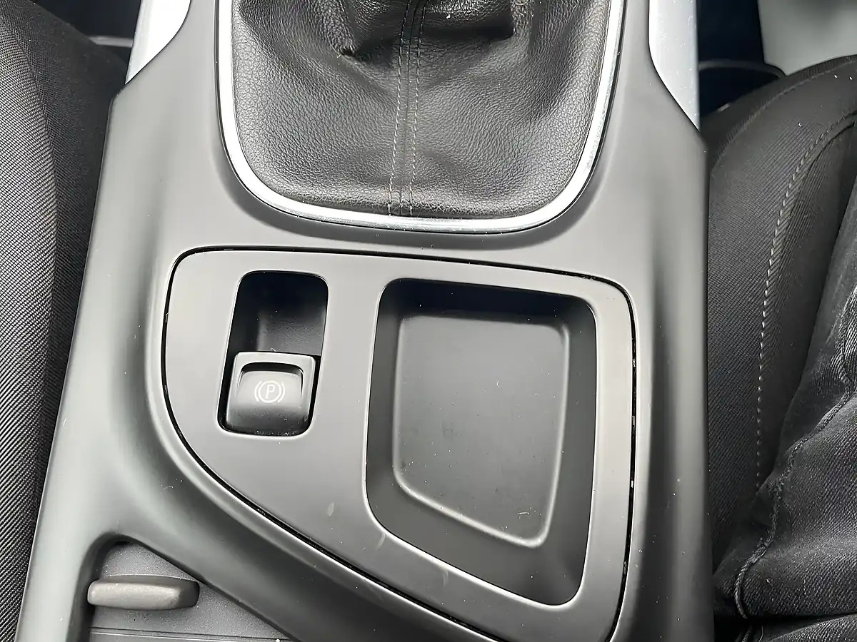 Used 2015 Vauxhall Insignia Design Black - Interior and Exterior details 16