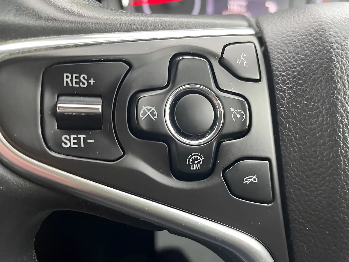 Used 2015 Vauxhall Insignia Design Black - Interior and Exterior details 17