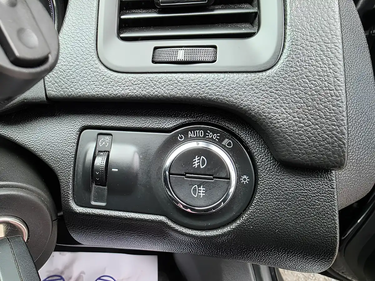 Used 2015 Vauxhall Insignia Elite Nav Black - Interior and Exterior details 12