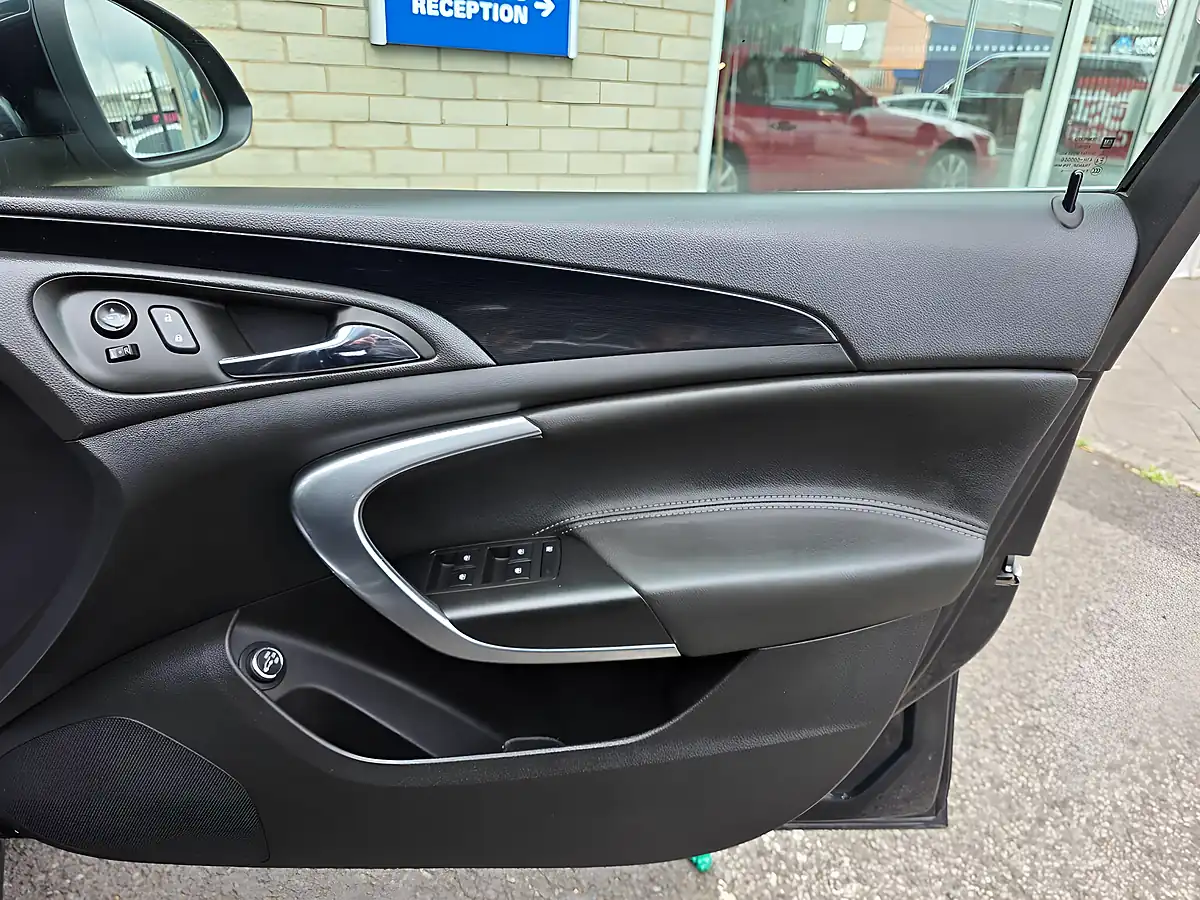 Used 2015 Vauxhall Insignia Elite Nav Black - Interior and Exterior details 13