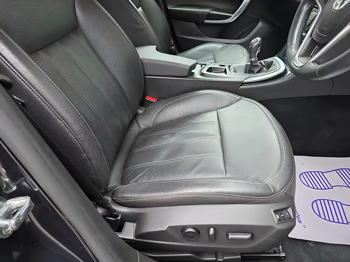 Used 2015 Vauxhall Insignia Elite Nav Black - Interior and Exterior details 9