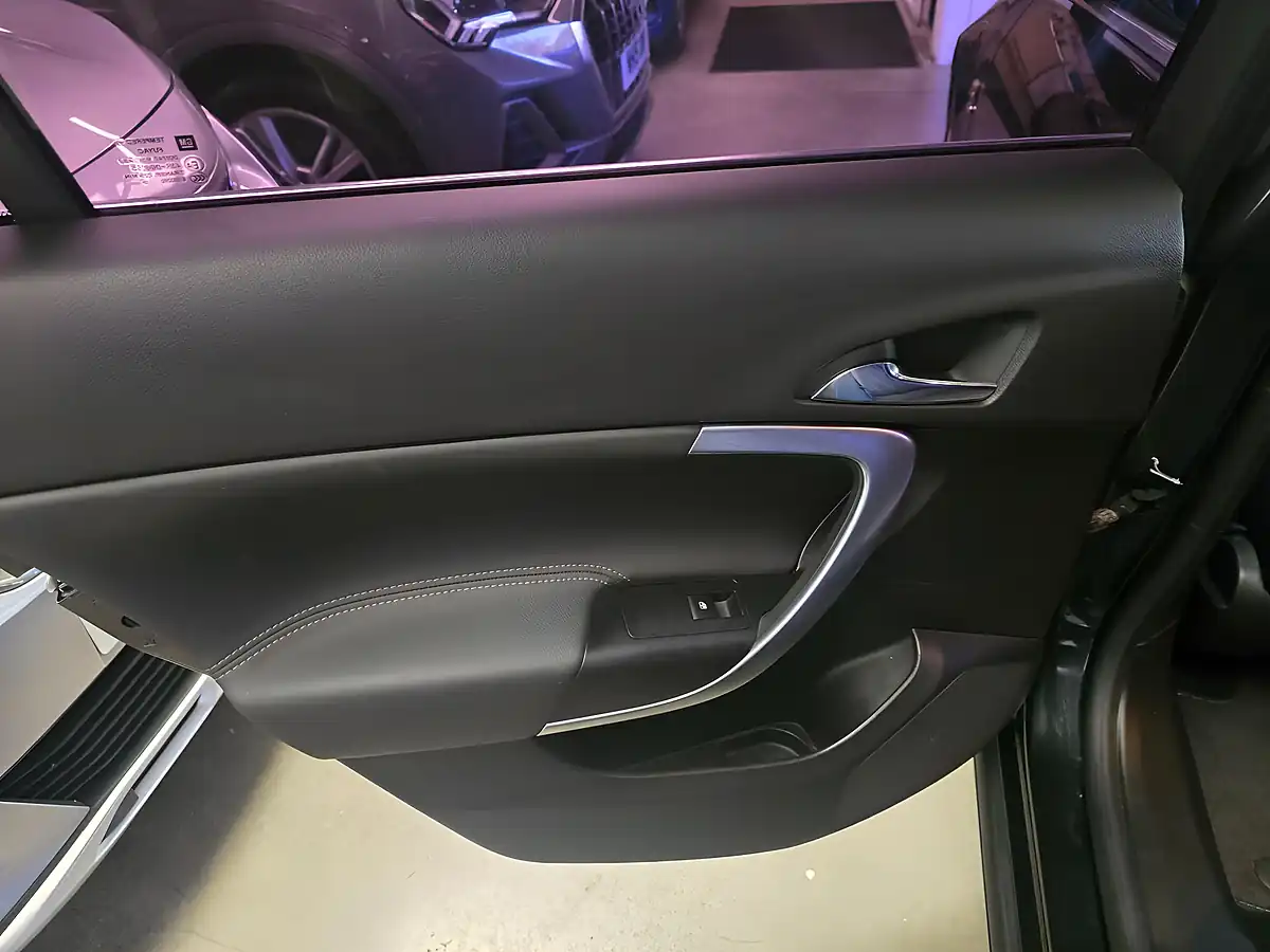 Used 2015 Vauxhall Insignia Elite Nav Black - Interior and Exterior details 17