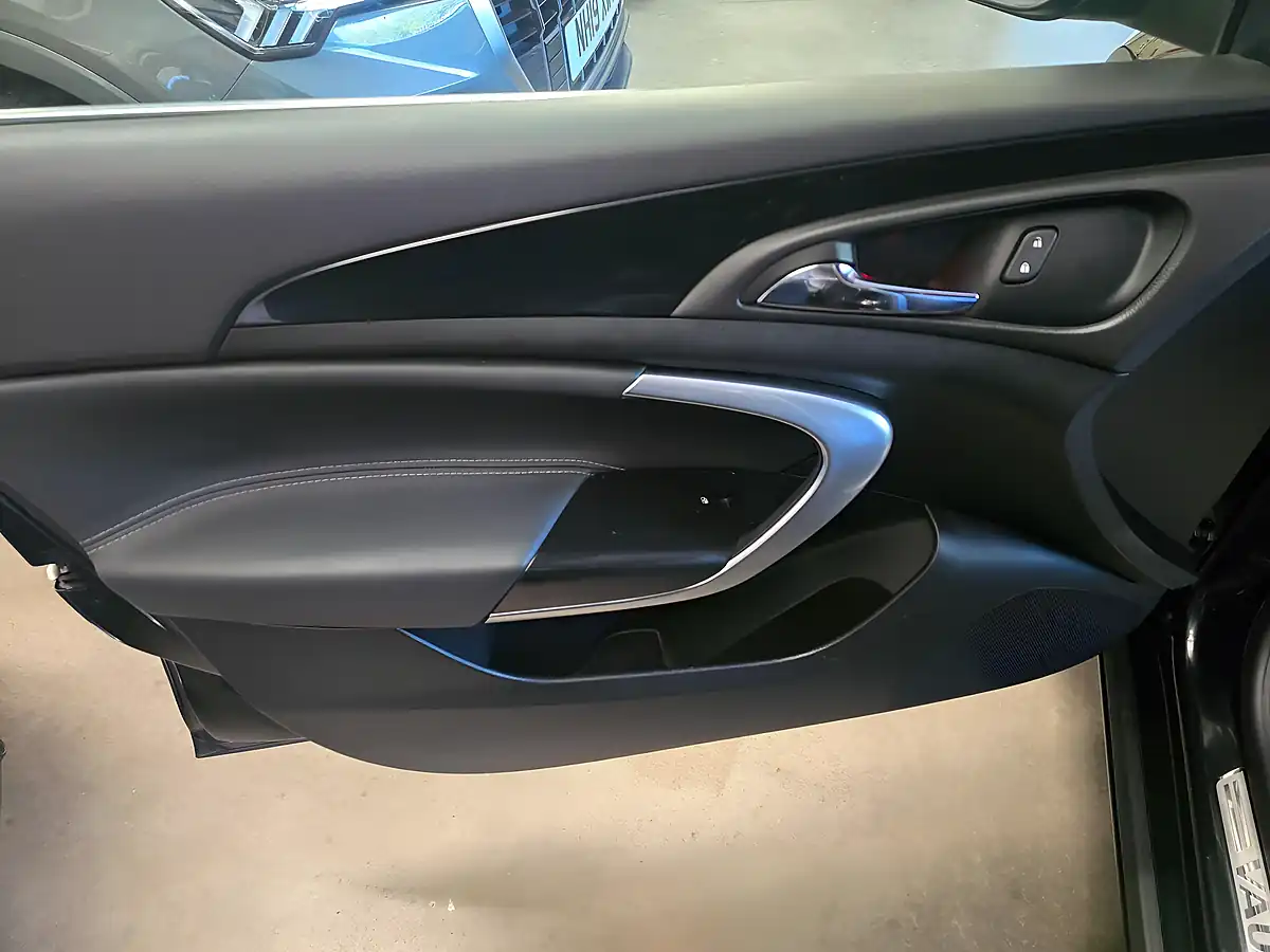 Used 2015 Vauxhall Insignia Elite Nav Black - Interior and Exterior details 18
