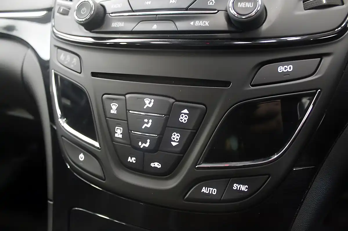 Used 2015 Vauxhall Insignia Elite Nav Black - Interior and Exterior details 15