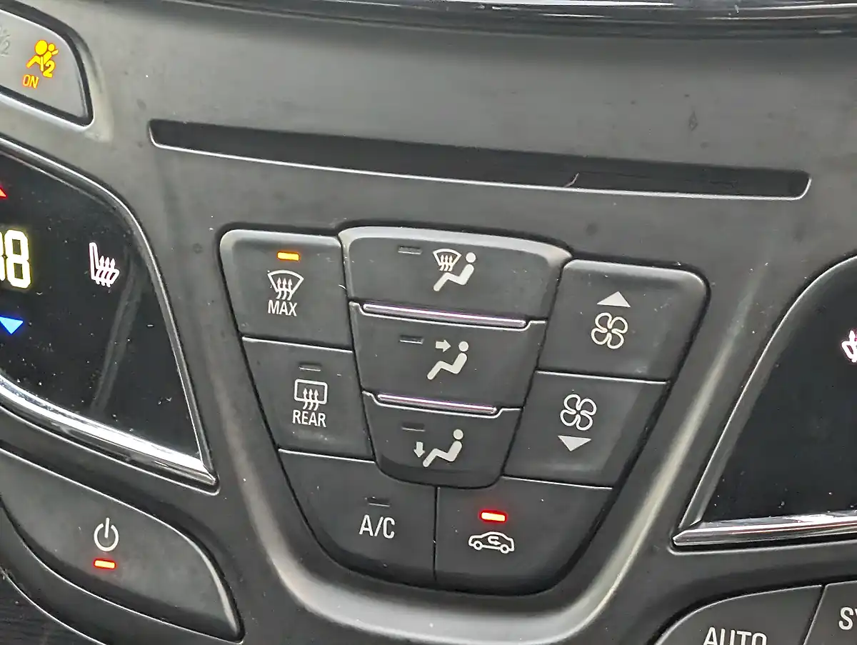 Used 2015 Vauxhall Insignia Elite Nav Power Red - Interior and Exterior details 18