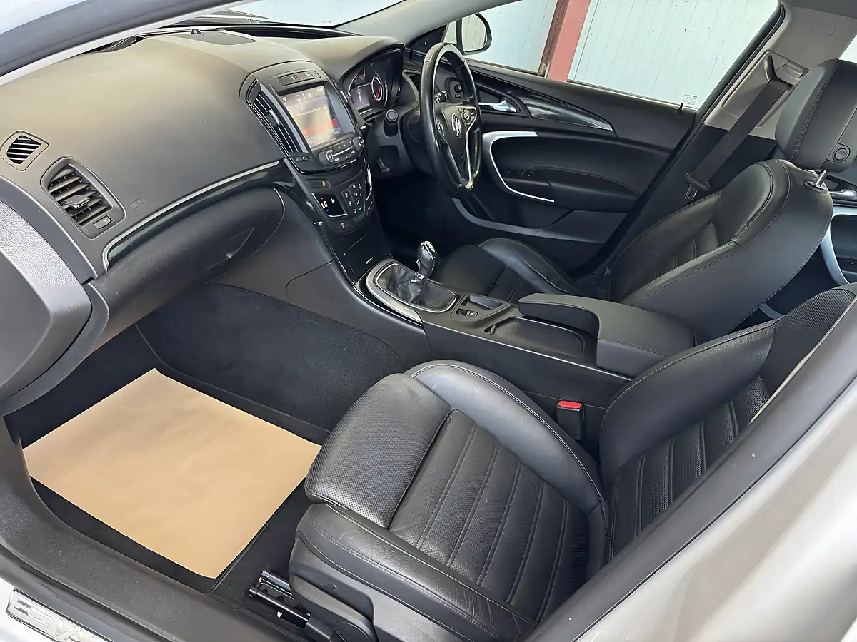 Used 2015 Vauxhall Insignia Elite Nav White - Interior and Exterior details 10