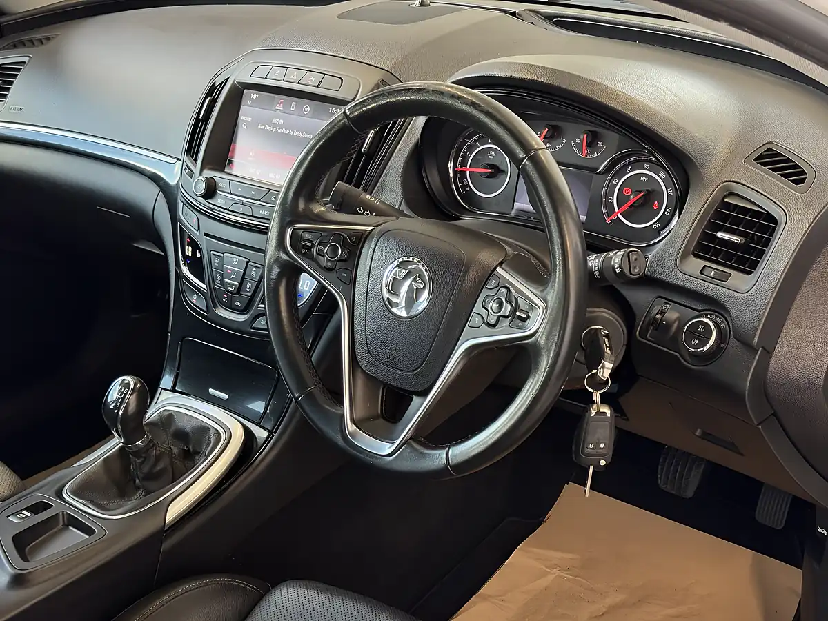 Used 2015 Vauxhall Insignia Elite Nav White - Interior and Exterior details 14