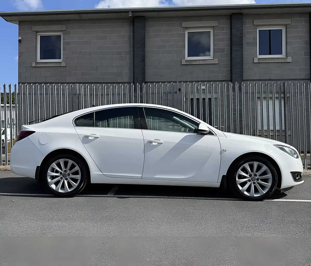 Used 2015 Vauxhall Insignia Elite Nav White - Interior and Exterior details 7