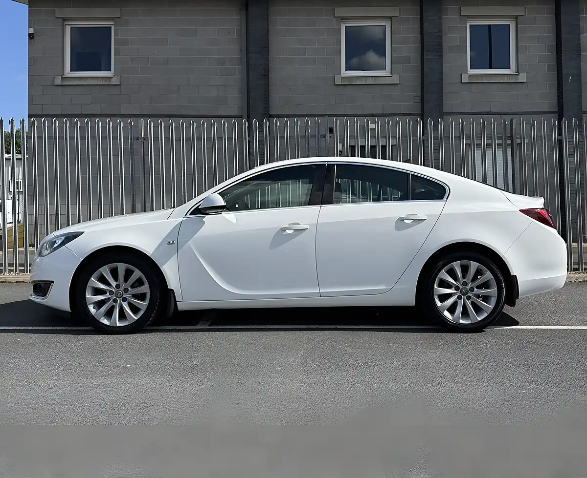 Used 2015 Vauxhall Insignia Elite Nav White - Interior and Exterior details 8