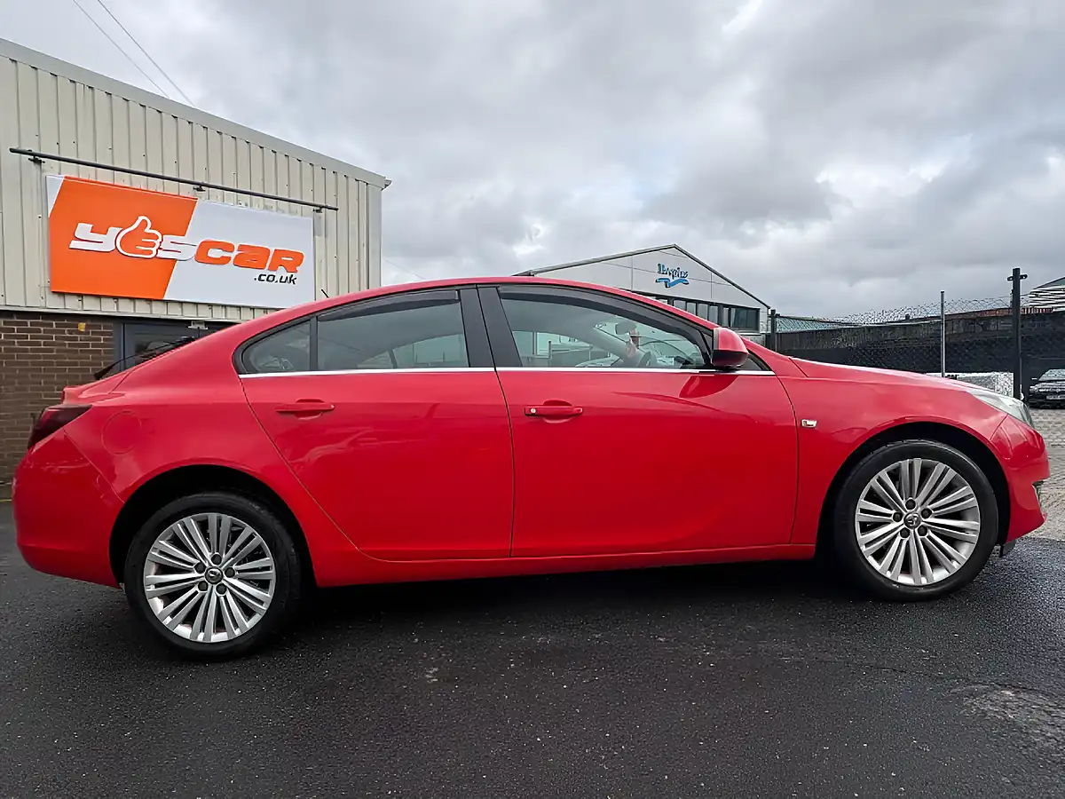 Used 2015 Vauxhall Insignia Energy Red - Interior and Exterior details 12