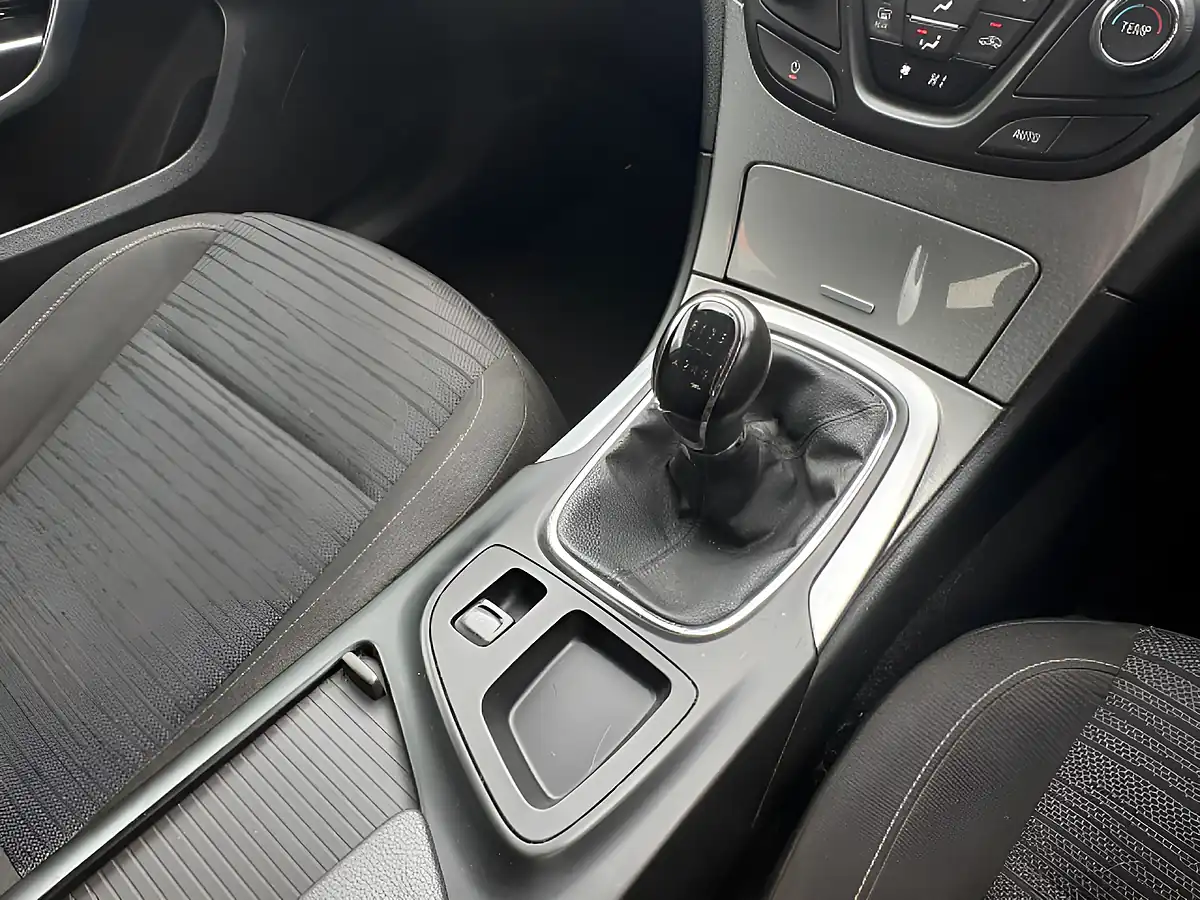 Used 2015 Vauxhall Insignia Energy Red - Interior and Exterior details 15