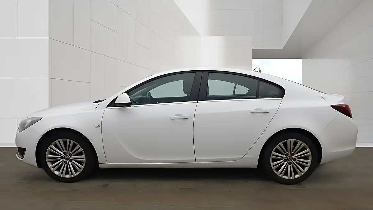 Used 2015 Vauxhall Insignia Energy White - Interior and Exterior details 11