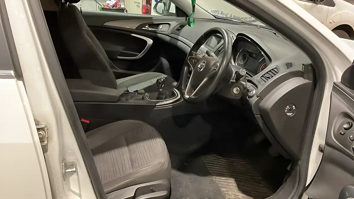 Used 2015 Vauxhall Insignia Energy White - Interior and Exterior details 15