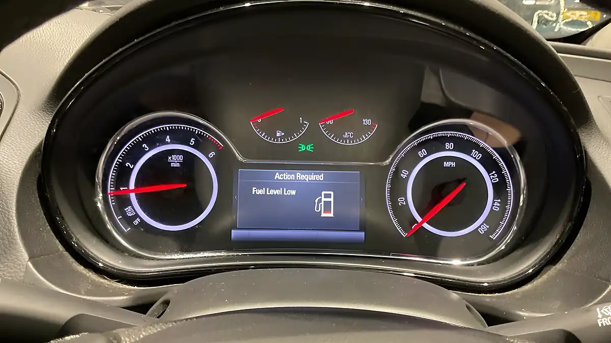 Used 2015 Vauxhall Insignia Energy White - Interior and Exterior details 8