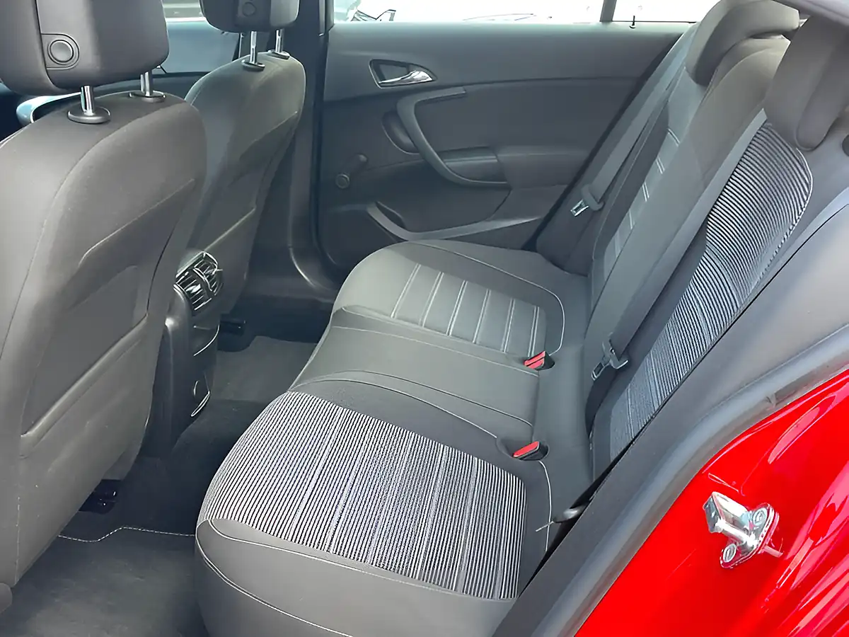 Used 2015 Vauxhall Insignia Limited Edition Red - Interior and Exterior details 13