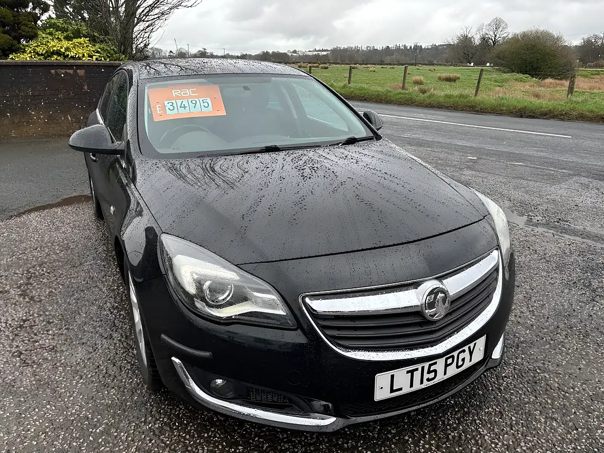 Used 2015 Vauxhall Insignia Sri Black - Front View