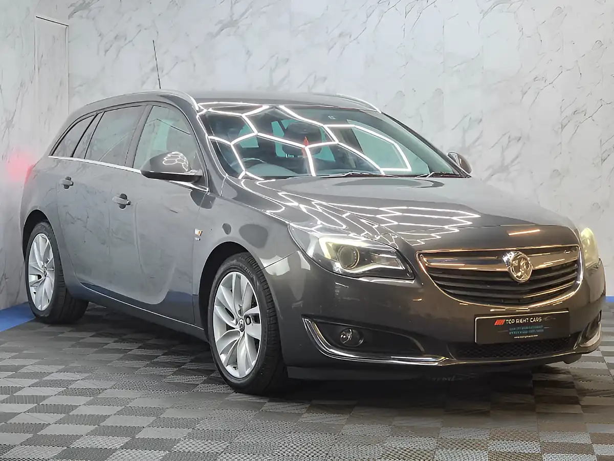 Used 2015 Vauxhall Insignia Sri Grey - Front View