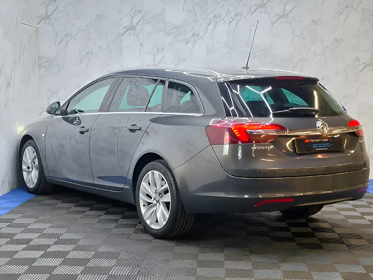 Used 2015 Vauxhall Insignia Sri Grey - Interior and Exterior details 7