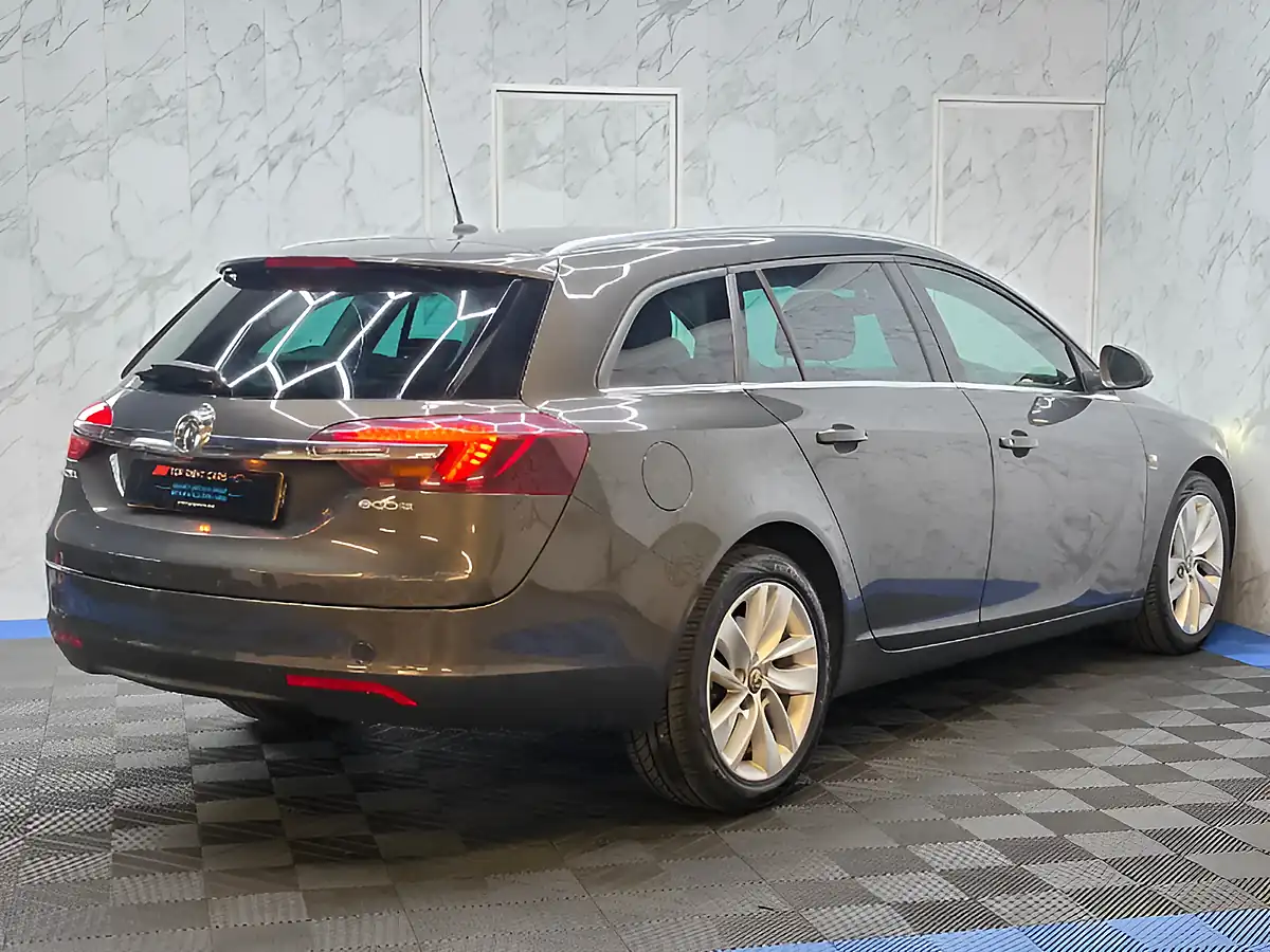 Used 2015 Vauxhall Insignia Sri Grey - Interior and Exterior details 9