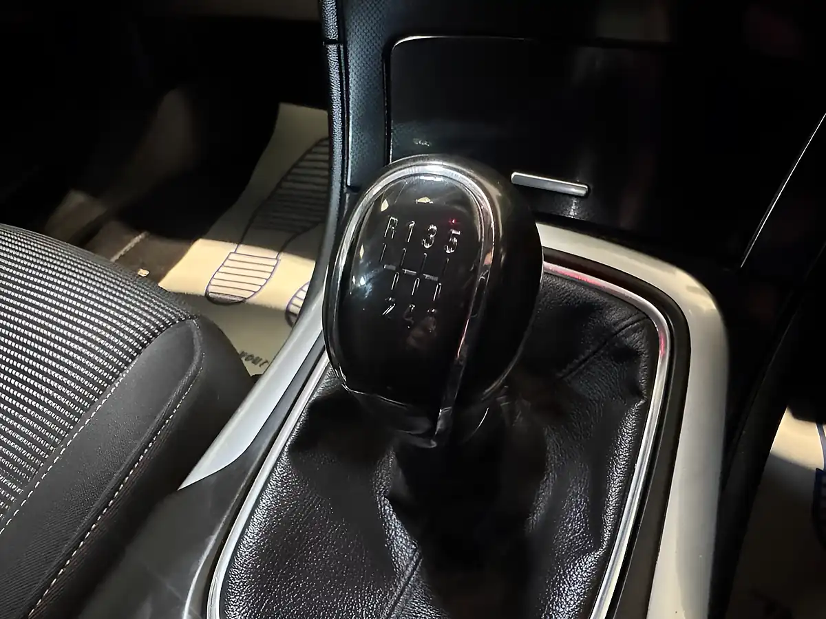 Used 2015 Vauxhall Insignia Sri Nav Black - Interior and Exterior details 18