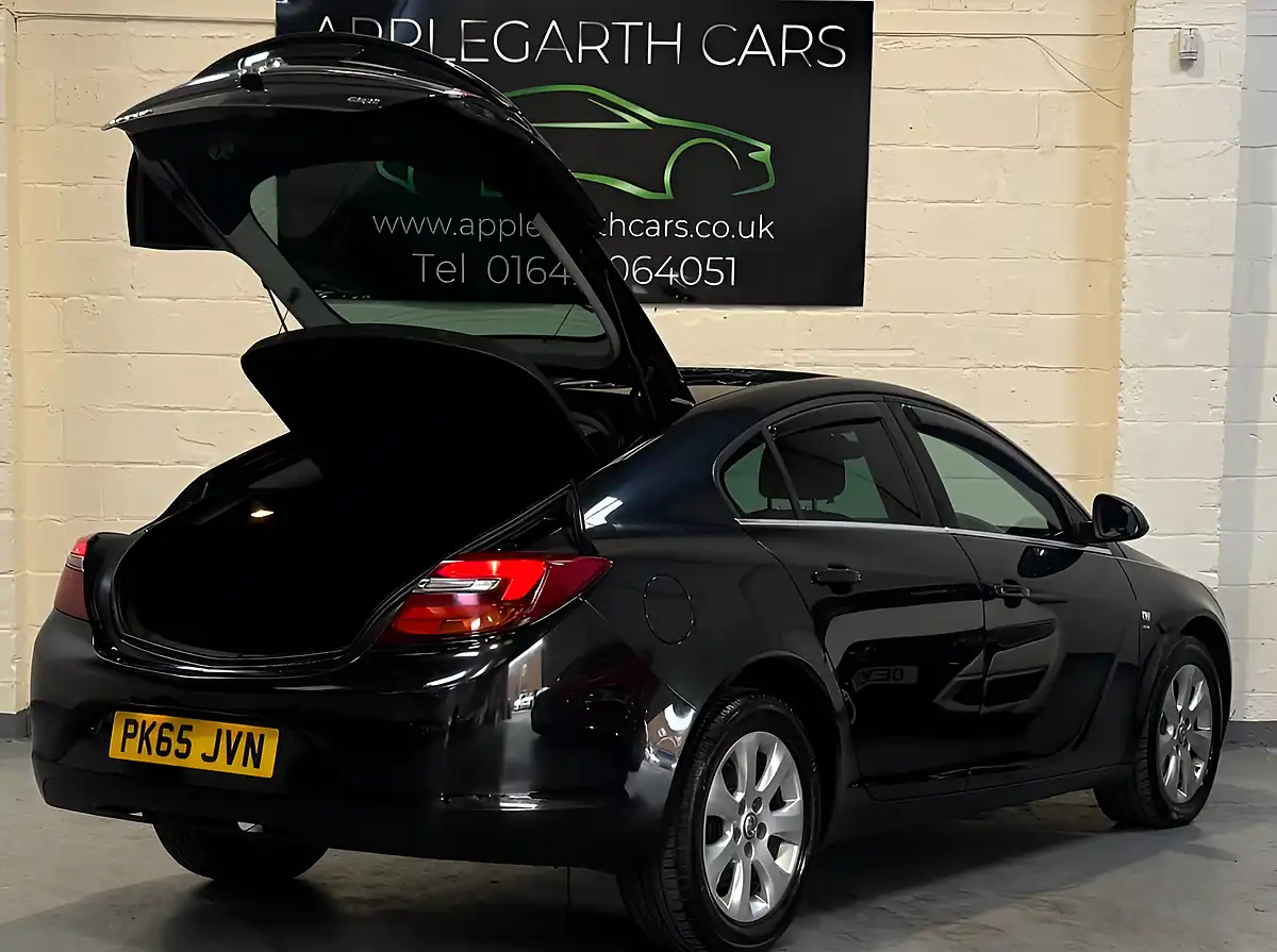 Used 2015 Vauxhall Insignia Sri Nav Black - Interior and Exterior details 4