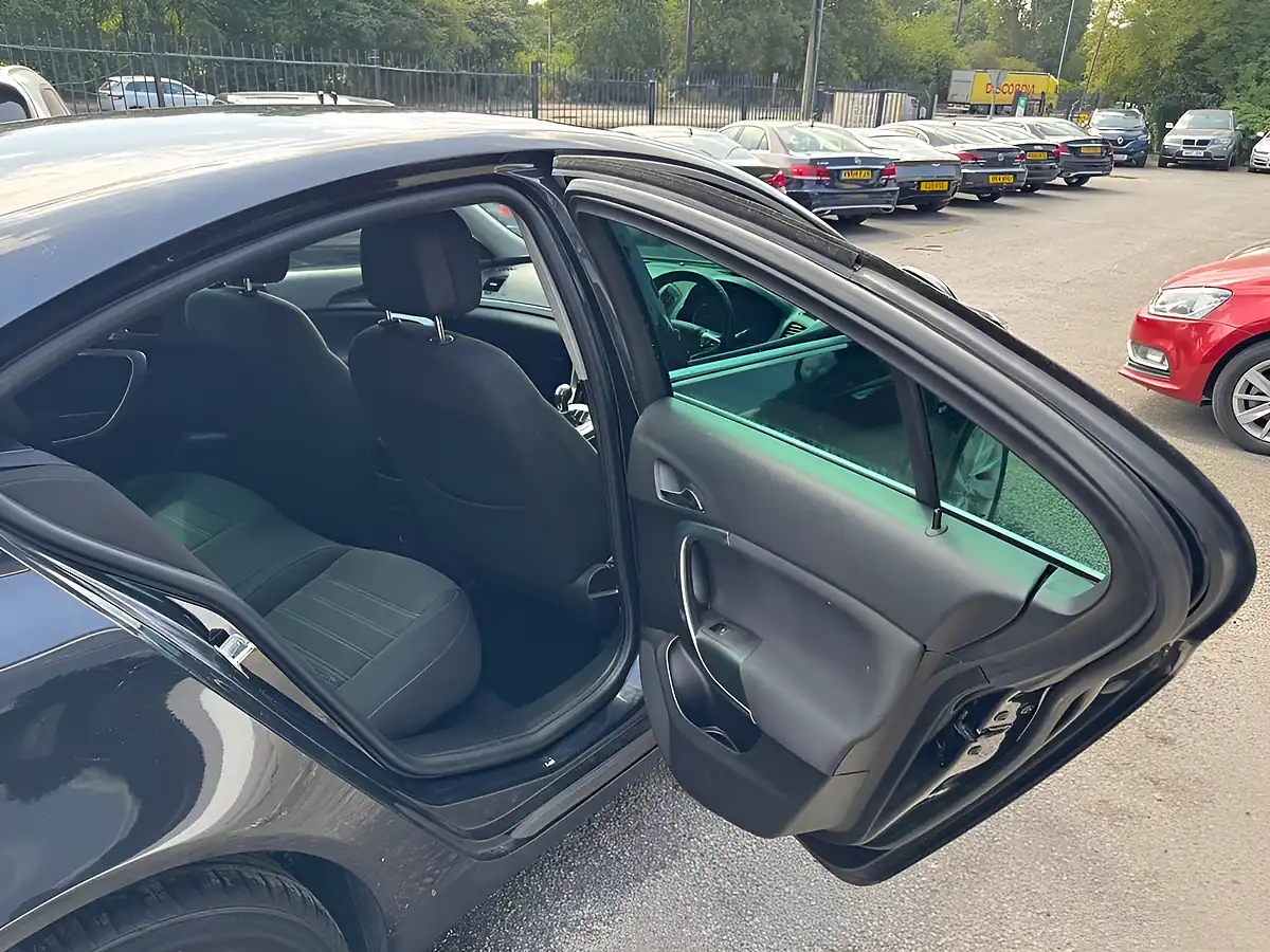 Used 2015 Vauxhall Insignia Sri Nav Black - Interior and Exterior details 11