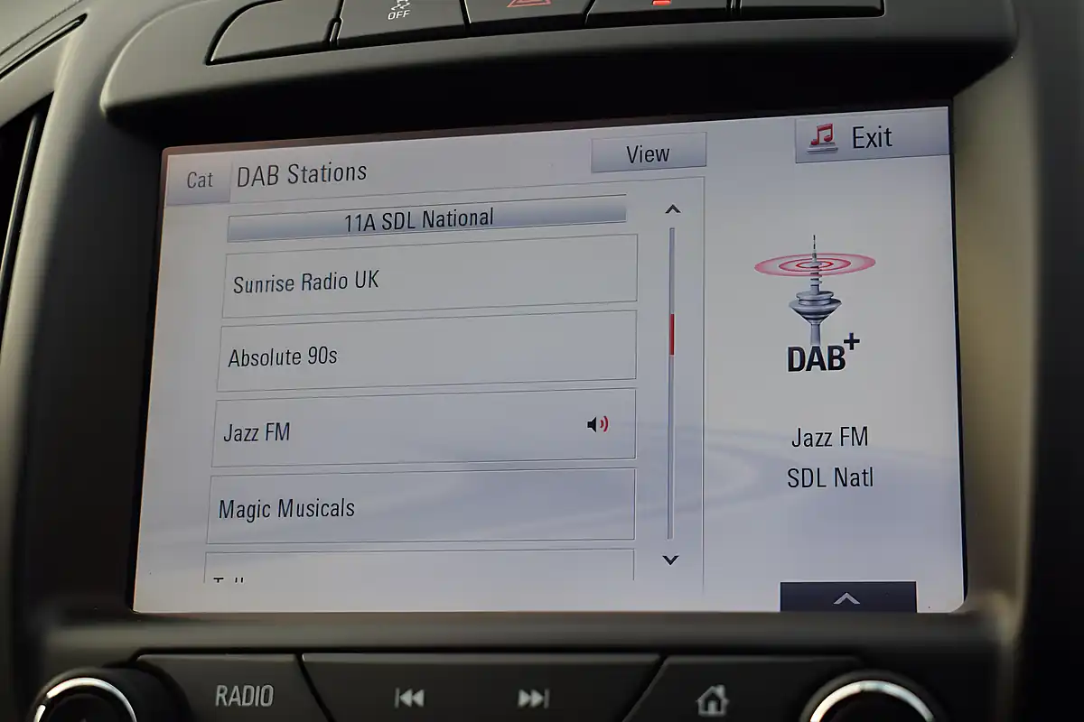 Used 2015 Vauxhall Insignia Sri Nav Green - Interior and Exterior details 15