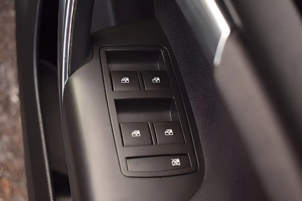 Used 2015 Vauxhall Insignia Sri Nav Green - Interior and Exterior details 19