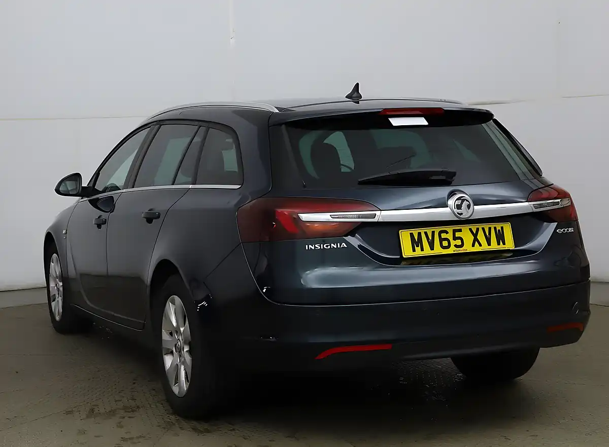 Used 2015 Vauxhall Insignia Sri Nav Green - Interior and Exterior details 3