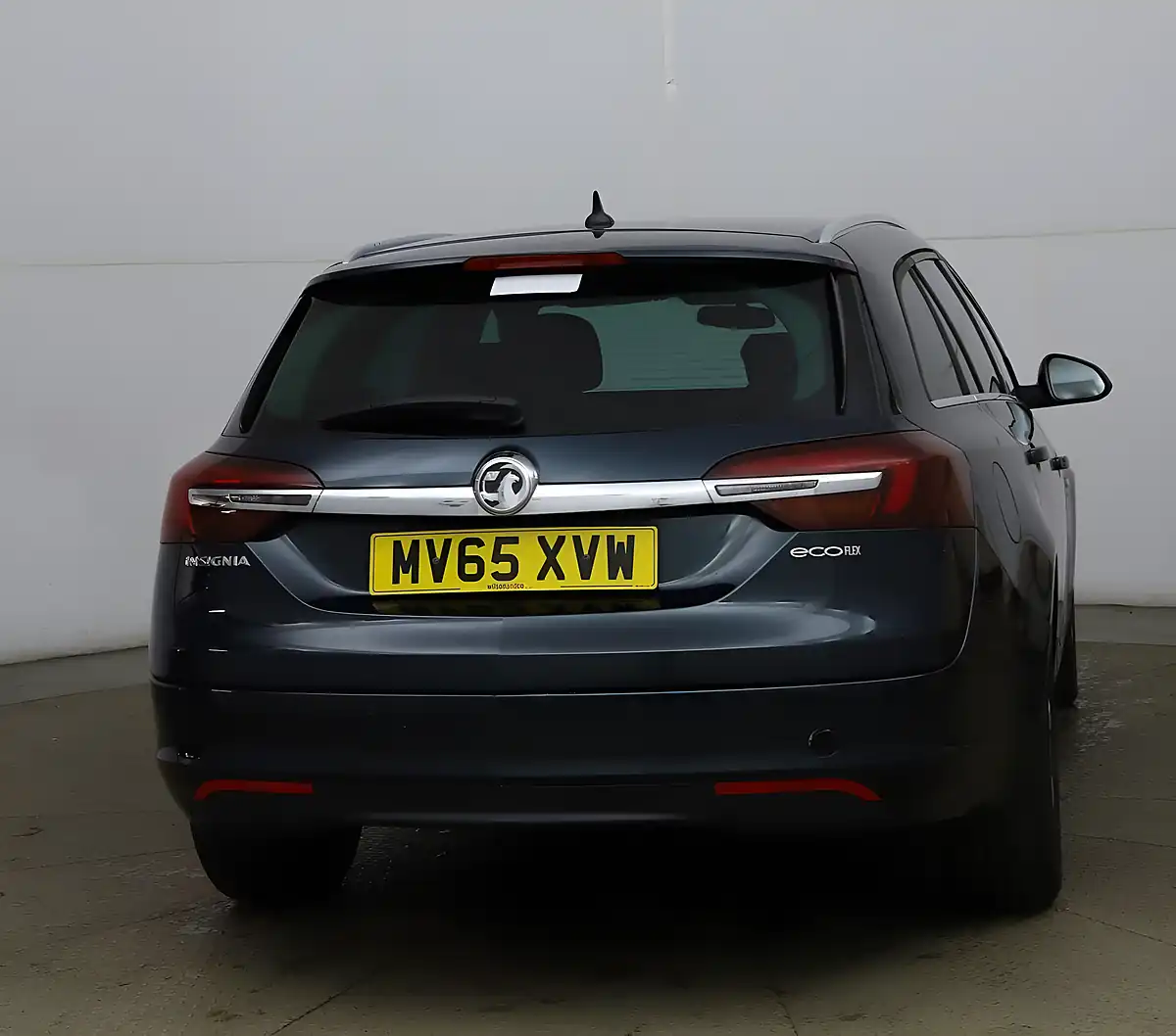 Used 2015 Vauxhall Insignia Sri Nav Green - Interior and Exterior details 6