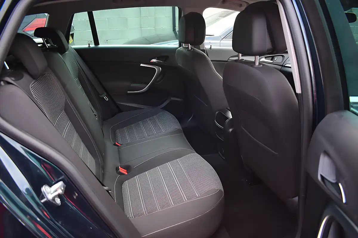 Used 2015 Vauxhall Insignia Sri Nav Green - Interior and Exterior details 9