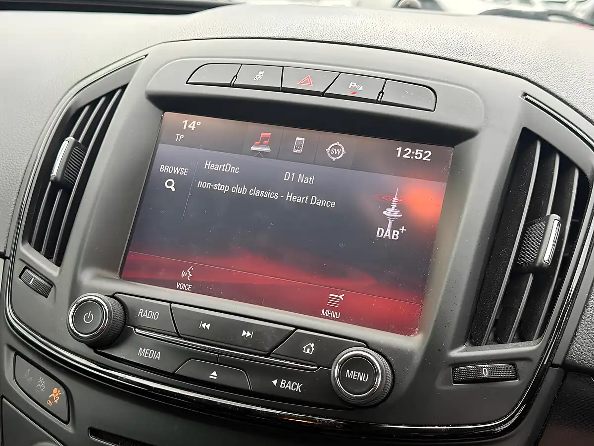 Used 2015 Vauxhall Insignia Sri Nav Red - Interior and Exterior details 13