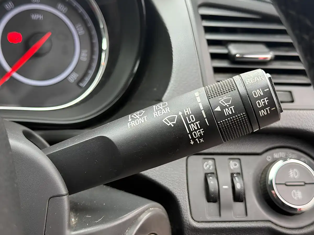 Used 2015 Vauxhall Insignia Sri Nav Red - Interior and Exterior details 14