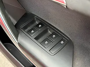 Used 2015 Vauxhall Insignia Sri Nav Red - Interior and Exterior details 20