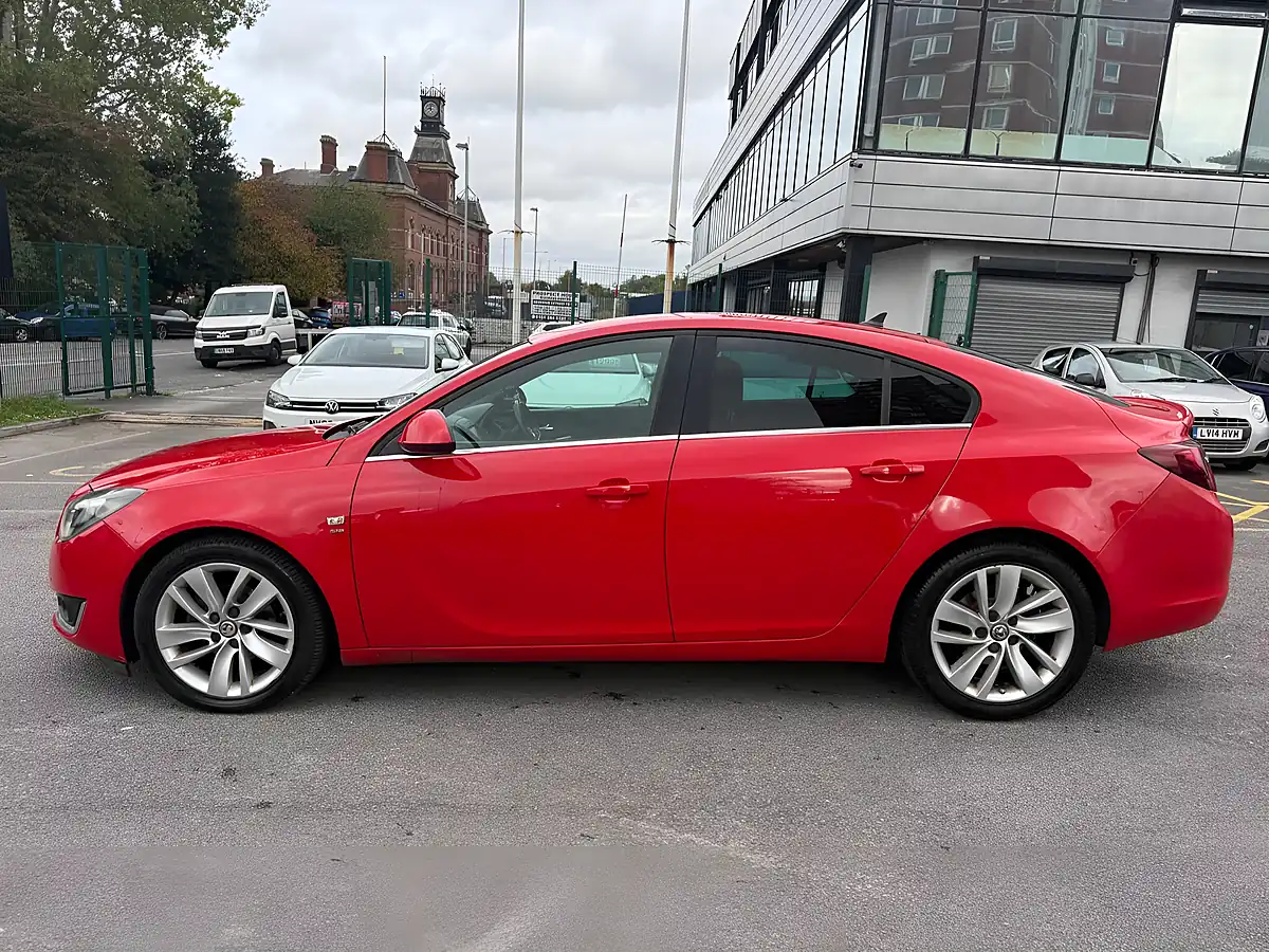 Used 2015 Vauxhall Insignia Sri Nav Red - Interior and Exterior details 6