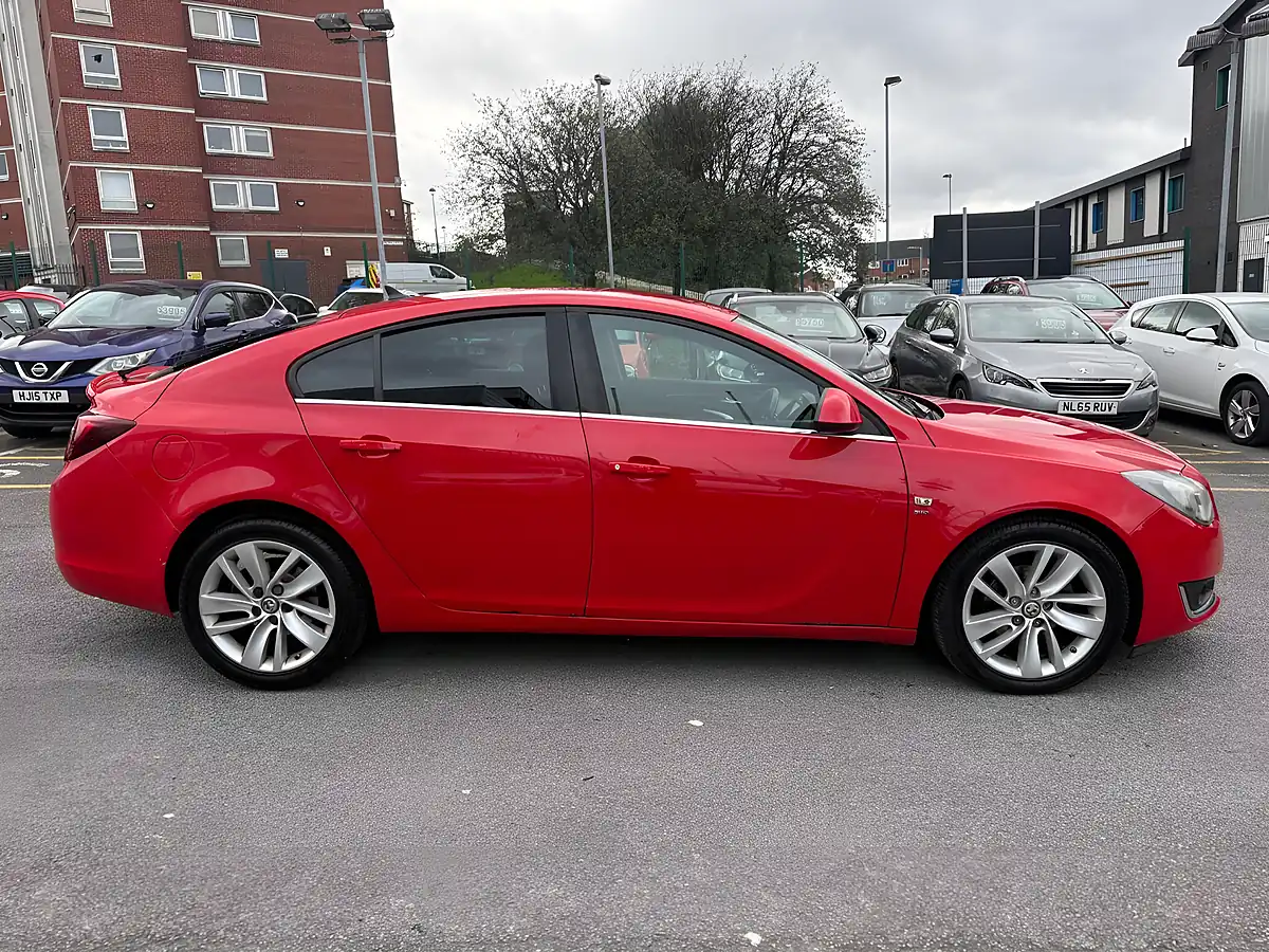 Used 2015 Vauxhall Insignia Sri Nav Red - Interior and Exterior details 8