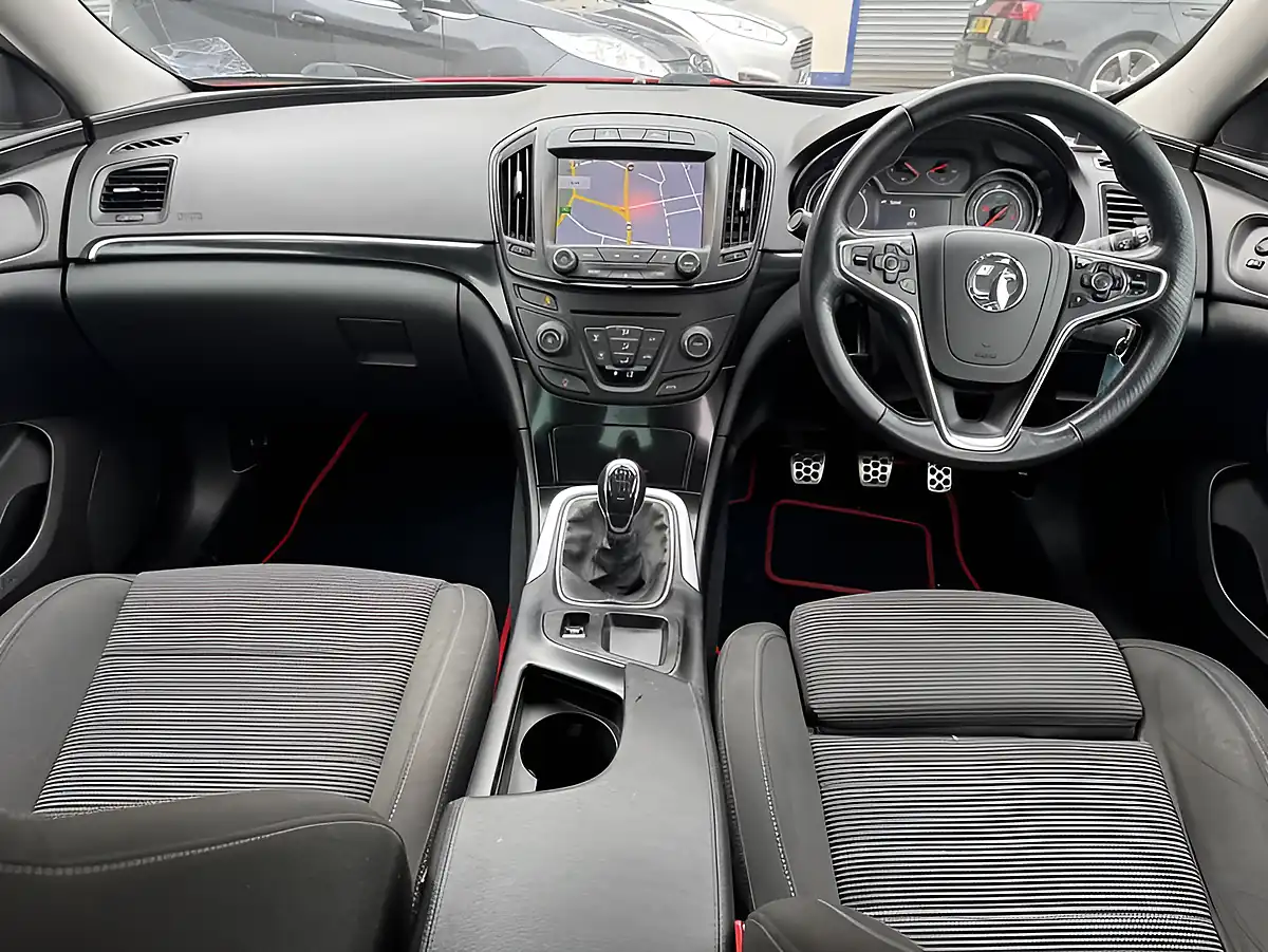 Used 2015 Vauxhall Insignia Sri Nav Targa Red - Interior and Exterior details 10