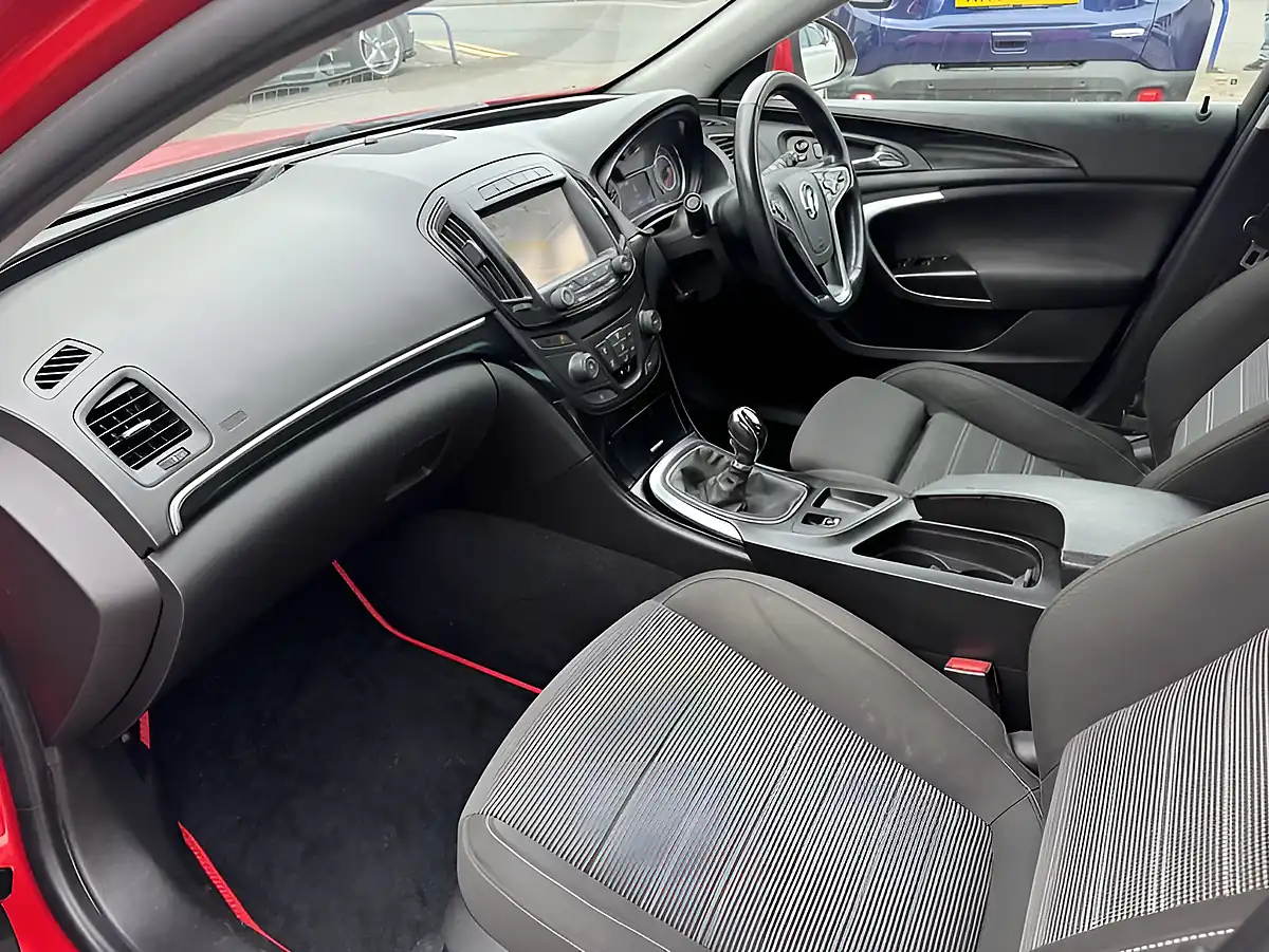 Used 2015 Vauxhall Insignia Sri Nav Targa Red - Interior and Exterior details 5